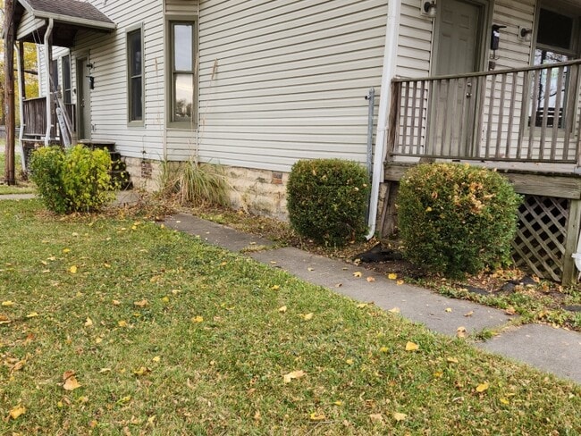 Building Photo - 913 S Limestone St