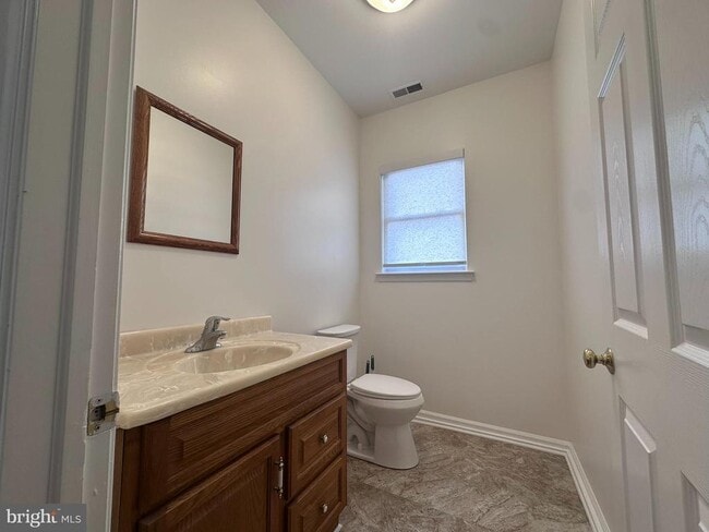 Building Photo - 205 S 7th St