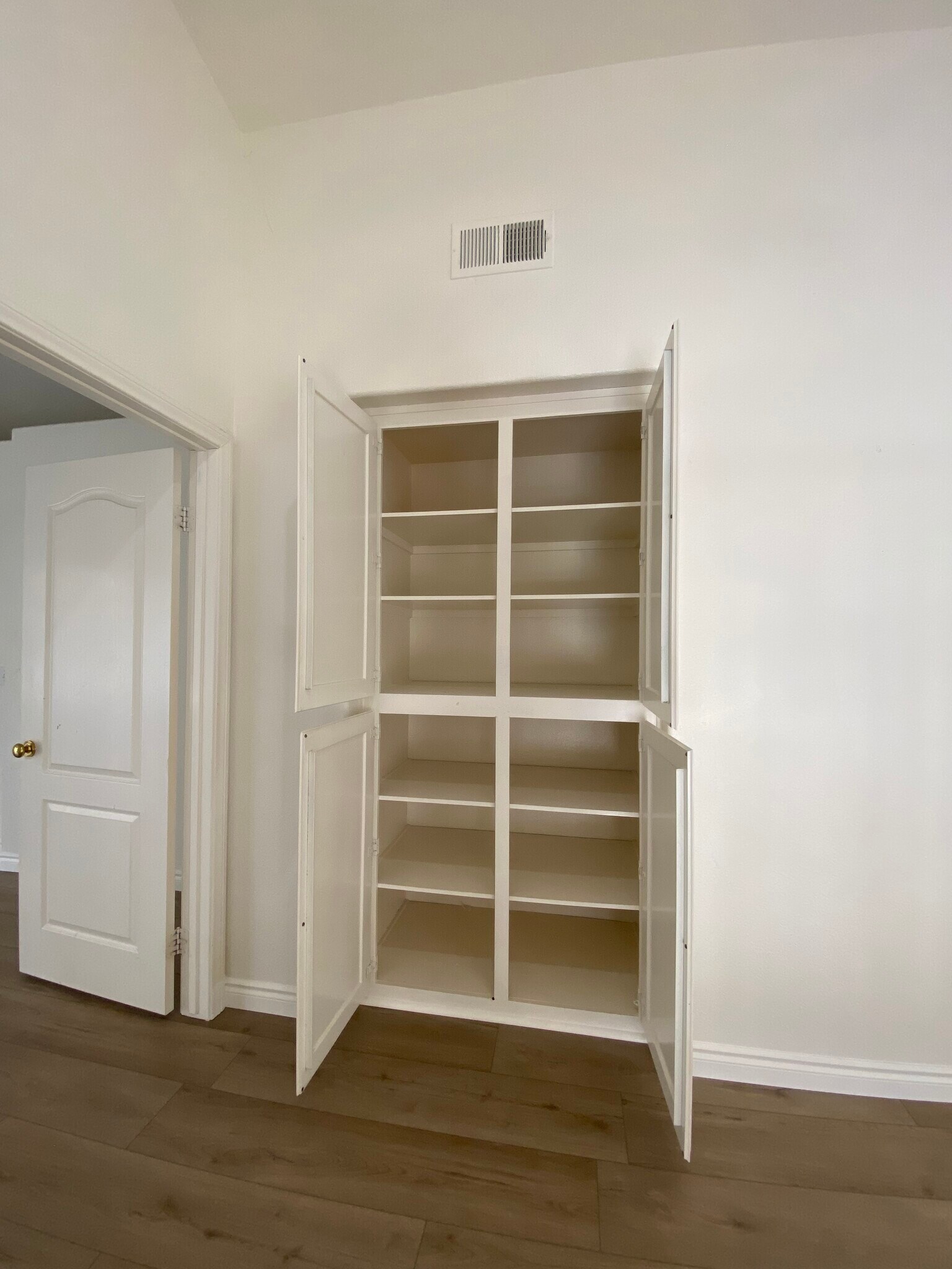 Additional storage - 915 W Arrow Hwy