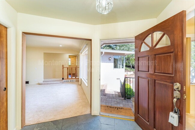 Building Photo - 1 El Caminito