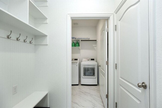 Building Photo - 2309 Wooded Run Trl