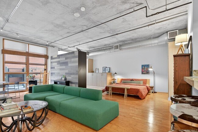 Building Photo - 877 Island Ave
