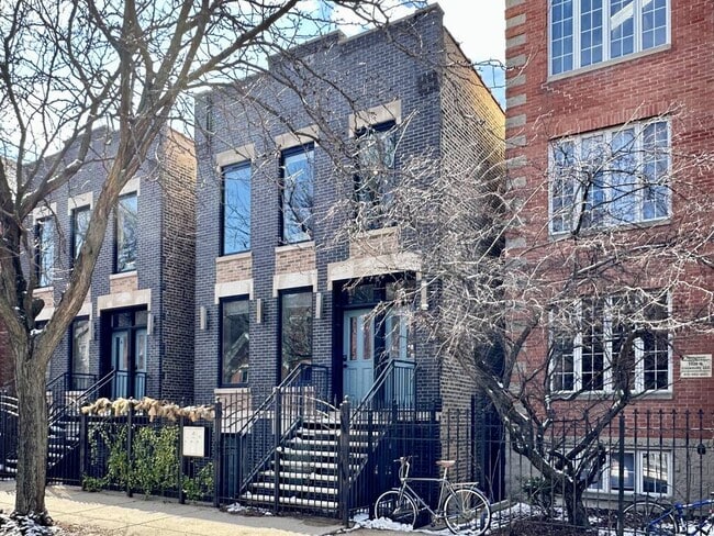 Building Photo - 1426 N Bosworth Ave