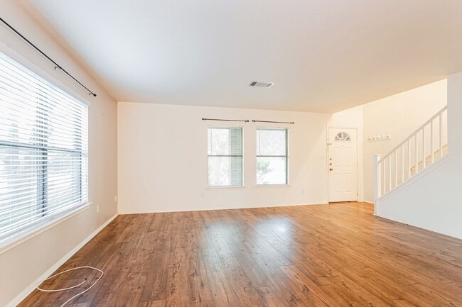 Building Photo - Spacious 4BD/2.5BA Two-Story Home with Lar...