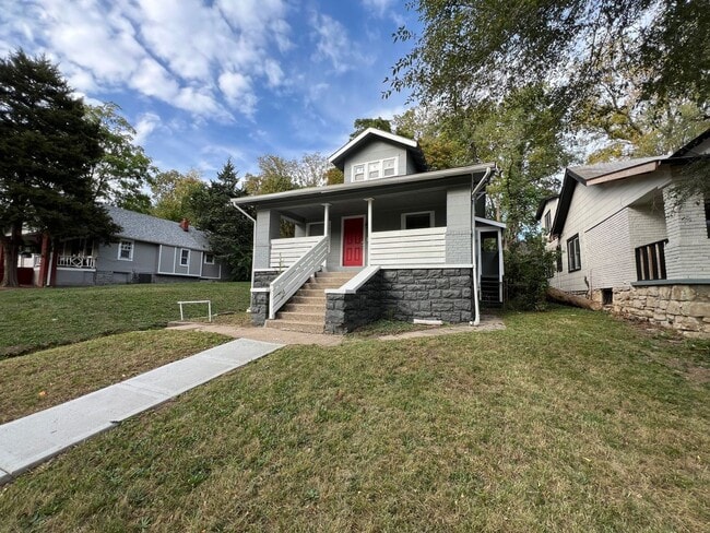 Primary Photo - Modern Comfort Meets Convenience in This 4-Bed KC Home!