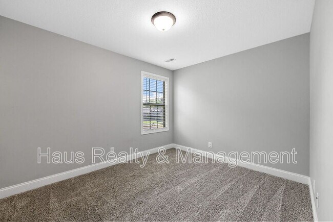 Building Photo - 150 Sycamore Hill Dr