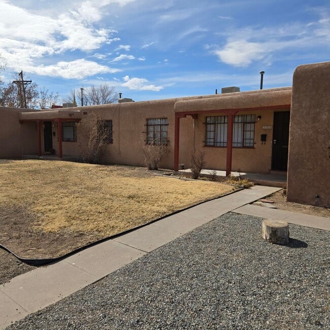 Building Photo - 205 Madison St NE