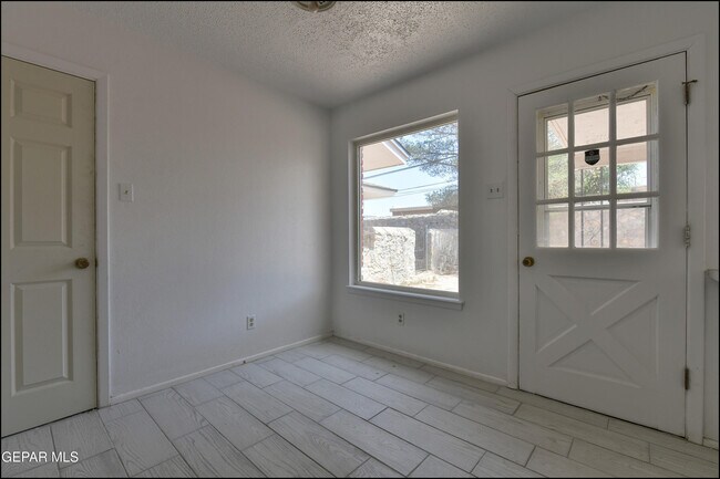 Building Photo - 6913 Pamlico Dr
