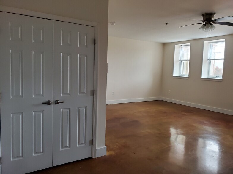 Garland Rodes Apartments 2244 Rivermont Ave Lynchburg VA 24503