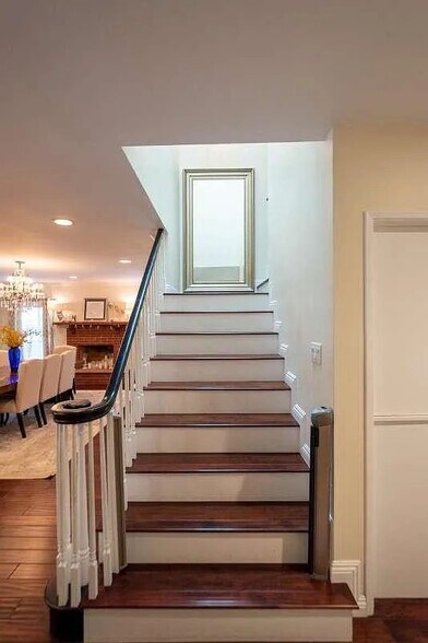 Building Photo - 7403 Alverstone Ave