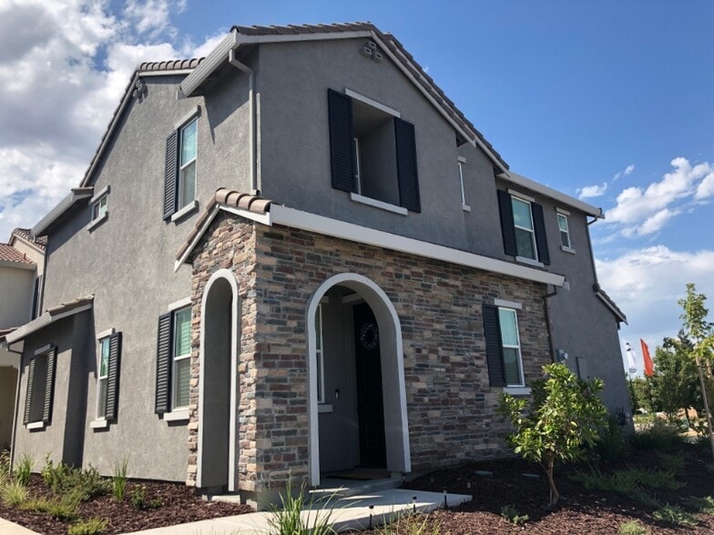 Primary Photo - 4443 Silver Cedar Ln