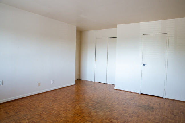 Unit #103 - Bedroom 1 - 1617 E Mcmillan St