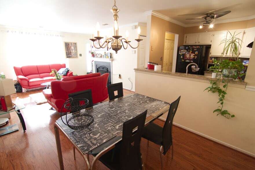 Building Photo - 7718B Lexton Pl