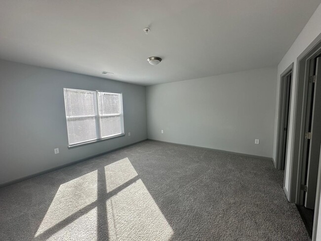 Building Photo - Brand-New 3-Bedroom Condo  – Walk to MARTA!