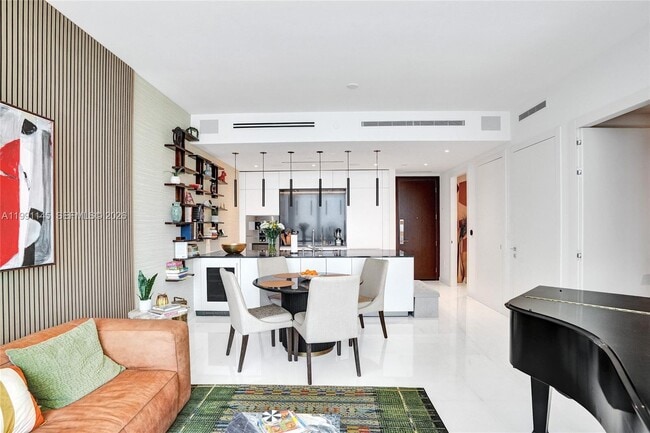 Building Photo - 300 Biscayne Blvd Way