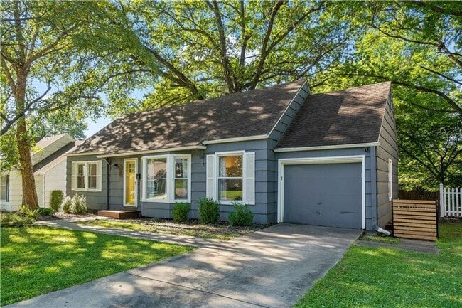 Building Photo - Charming Prairie Village Ranch + Designer ...