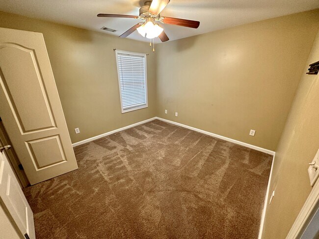 Building Photo - 224 Calli Ct