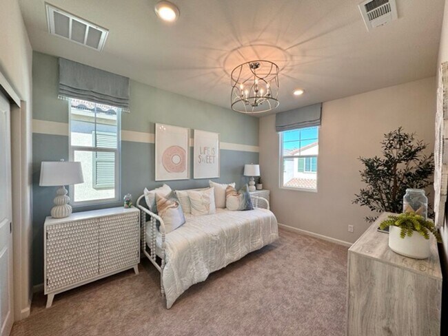 Building Photo - Brand New 4 Bedroom Home with Solar in Gat...