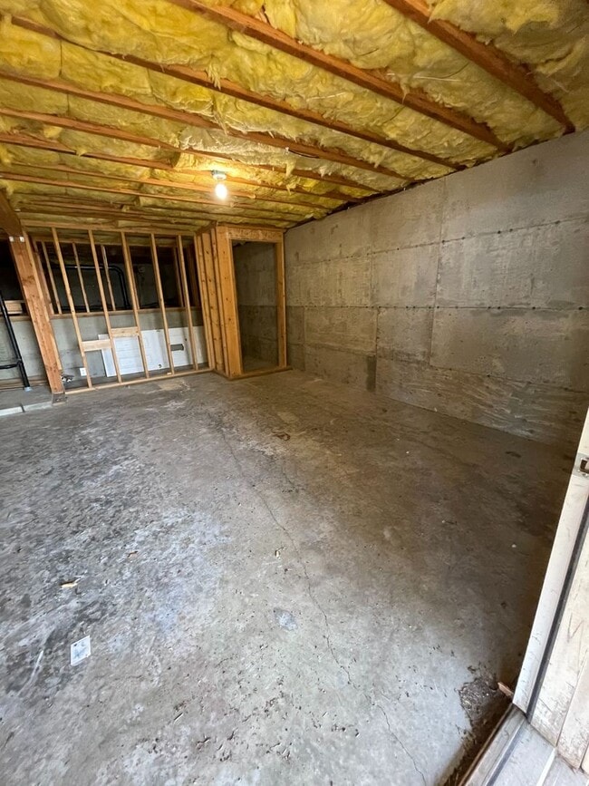 Building Photo - 5065 Fern St