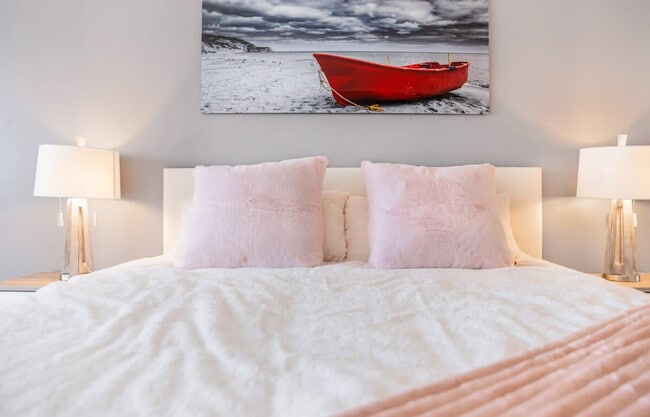 Building Photo - 1717 N Bayshore Dr