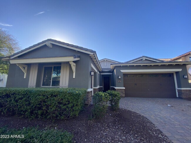 Primary Photo - 20841 W Eastview Way