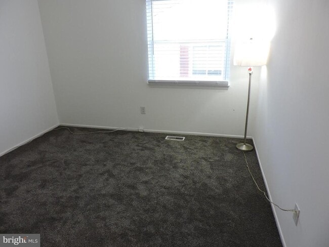 Building Photo - 9358 Neil Rd