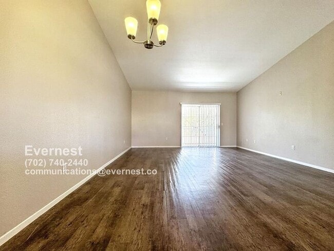 Building Photo - Comfortable 2-Bedroom Condo in Prime Locat...