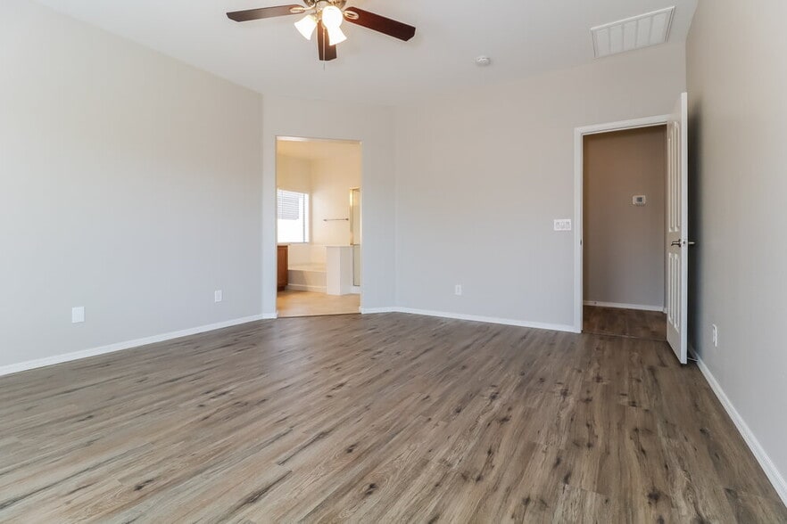 Building Photo - 23851 W Gibson Ln