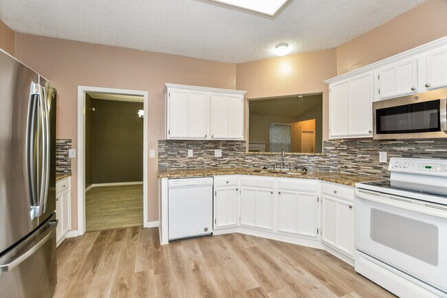 Building Photo - 426 Wheatridge Ave