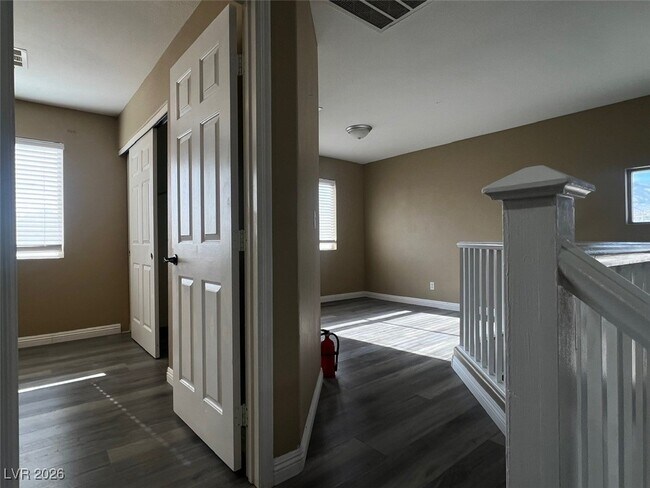 Building Photo - 1000 Venetian Hills Ln