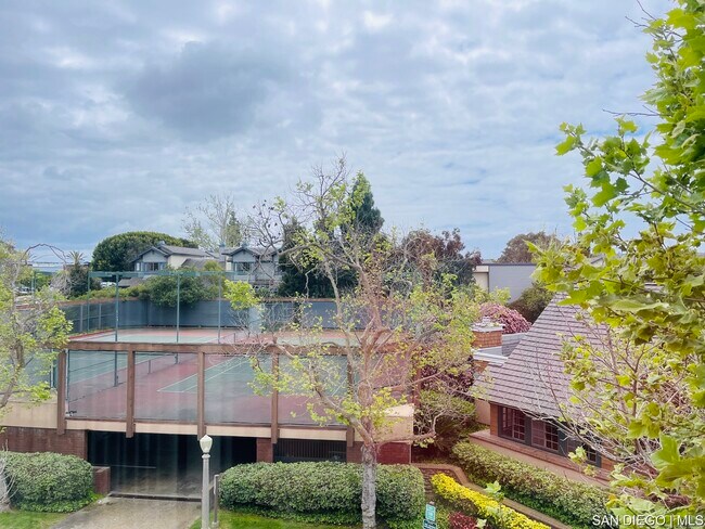 Building Photo - 8880 Villa La Jolla Dr