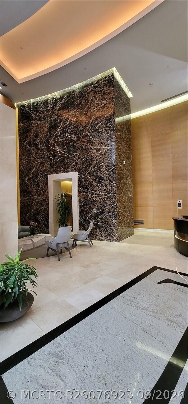 Building Photo - 15901 Collins Ave