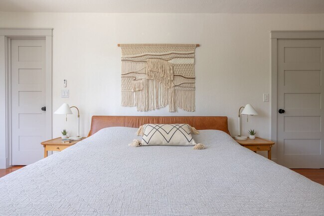 Building Photo - Fully Furnished Mount Veeder Sanctuary Home