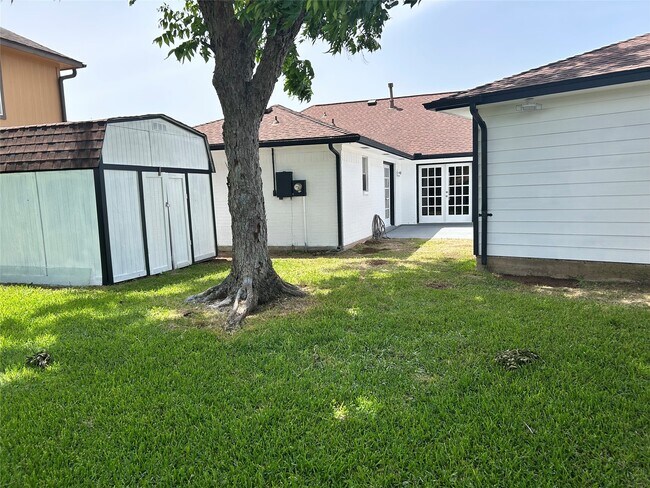 Building Photo - 1601 Washington Dr