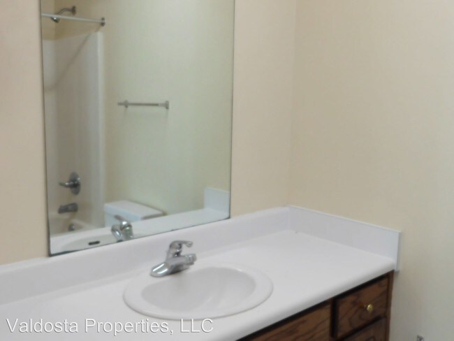 Building Photo - 1533 Woodard St