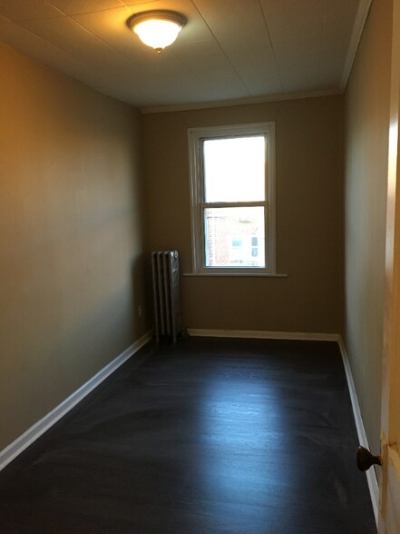 Building Photo - 4619 Kraydor St