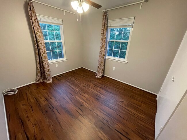 Building Photo - 15039 Cherrywood Dr