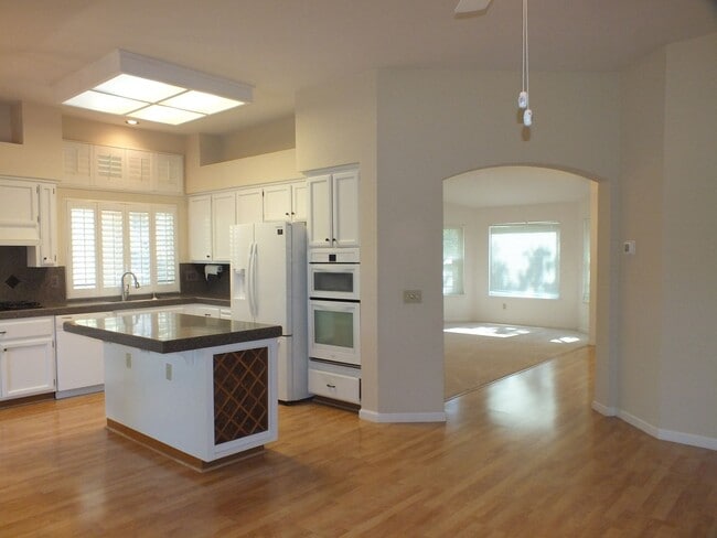 Building Photo - Natomas Station 3/2 ranch style home