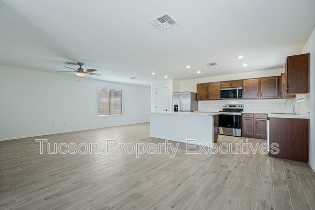 Building Photo - 10657 S Astraia Dr