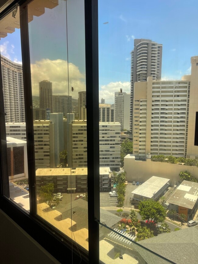 Building Photo - 343 Hobron Ln