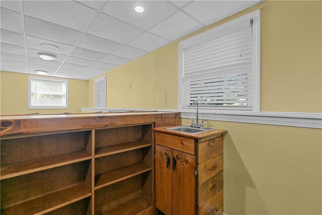Building Photo - 25 Harris Dr