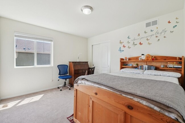 Building Photo - 4 bed 3.5 bath house located in Thornton!!