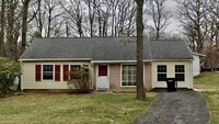 Building Photo - 1940 N Oak Ln
