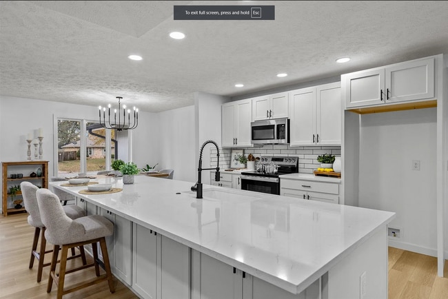 Building Photo - Welcome to your dream home! 4 bedroom 3 ba...
