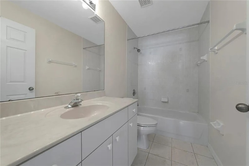 Building Photo - 1401 Hedgewood Cir