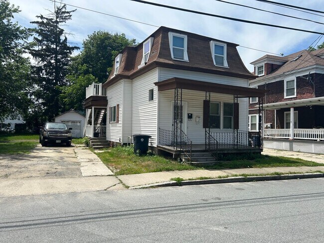Building Photo - 135 Chestnut St