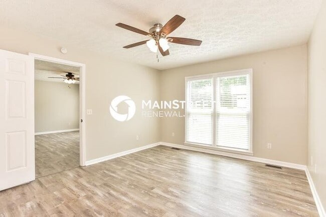 Building Photo - 3 Bedroom Pet-Friendly Home in FAIRVIEW, TN with Main Street Renewal