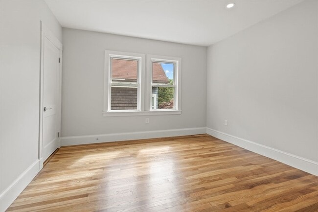 Building Photo - 580 Ashmont St