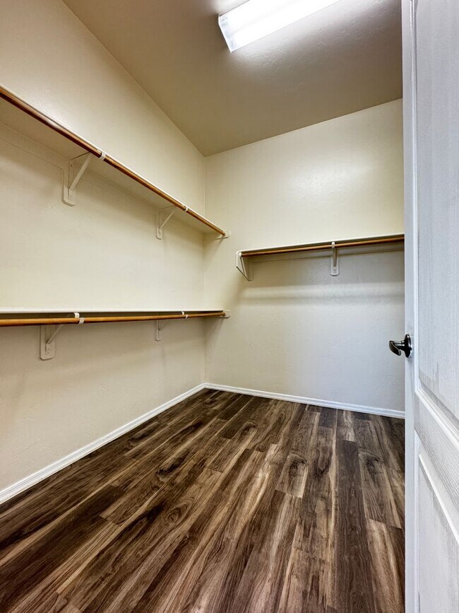 Building Photo - NW (Continental Reserve and Silverbell) 4 ...