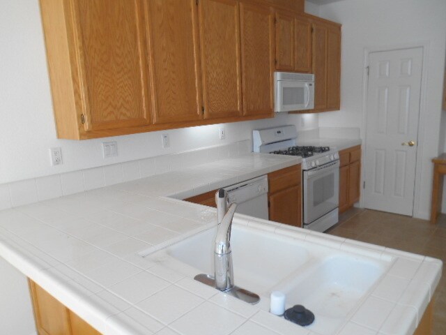 Building Photo - 371 Breeden St